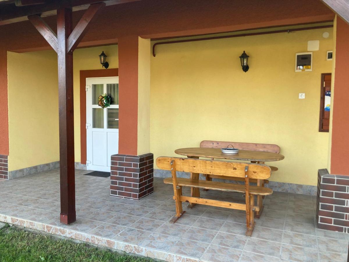 Tiszavirag Vendeghaz Apartment Tiszacsege Ngoại thất bức ảnh