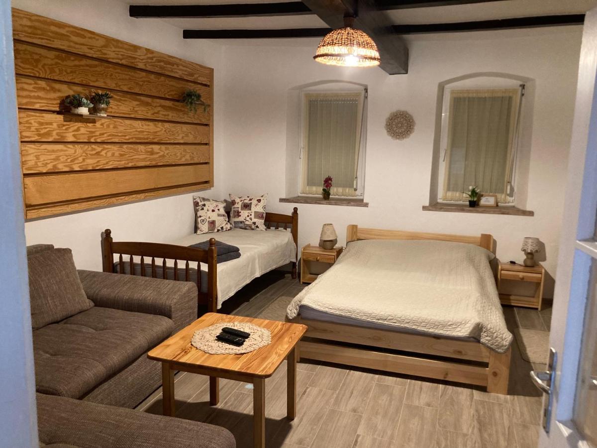 Tiszavirag Vendeghaz Apartment Tiszacsege Ngoại thất bức ảnh
